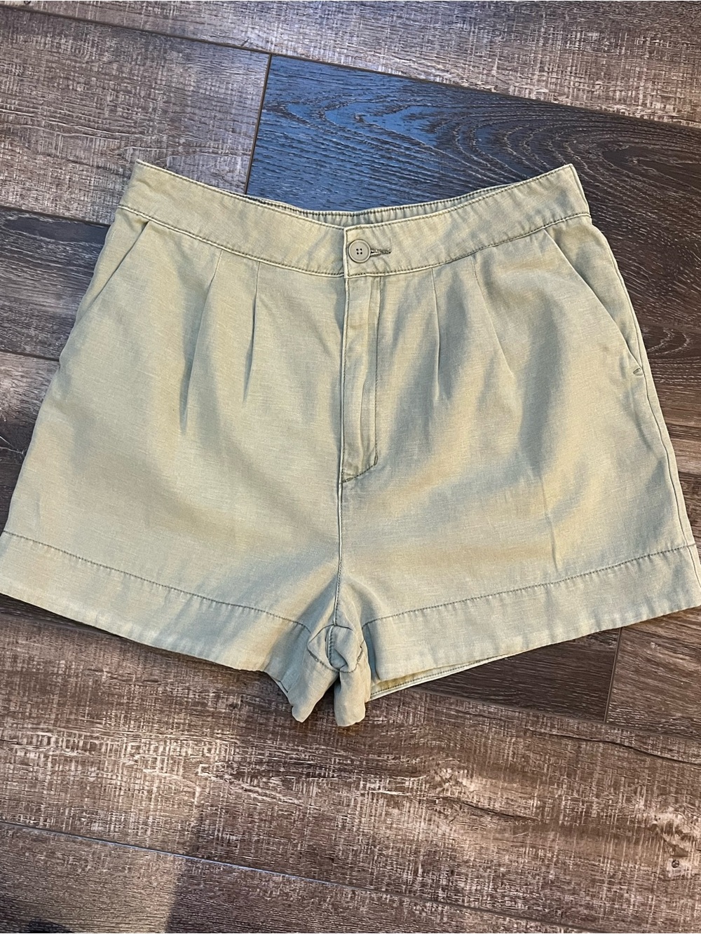 Joie High-Rise Pleated Cotton-Linen Blend Shorts in Faded Cactus